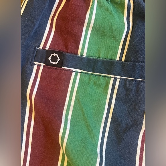 Empyre Everyday Shorts Sz Medium Striped All Over Print 7" In Short Length‎ i38 - Picture 7 of 9